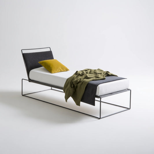 Bedframe met hoofdbord van metaal, kleur zwart